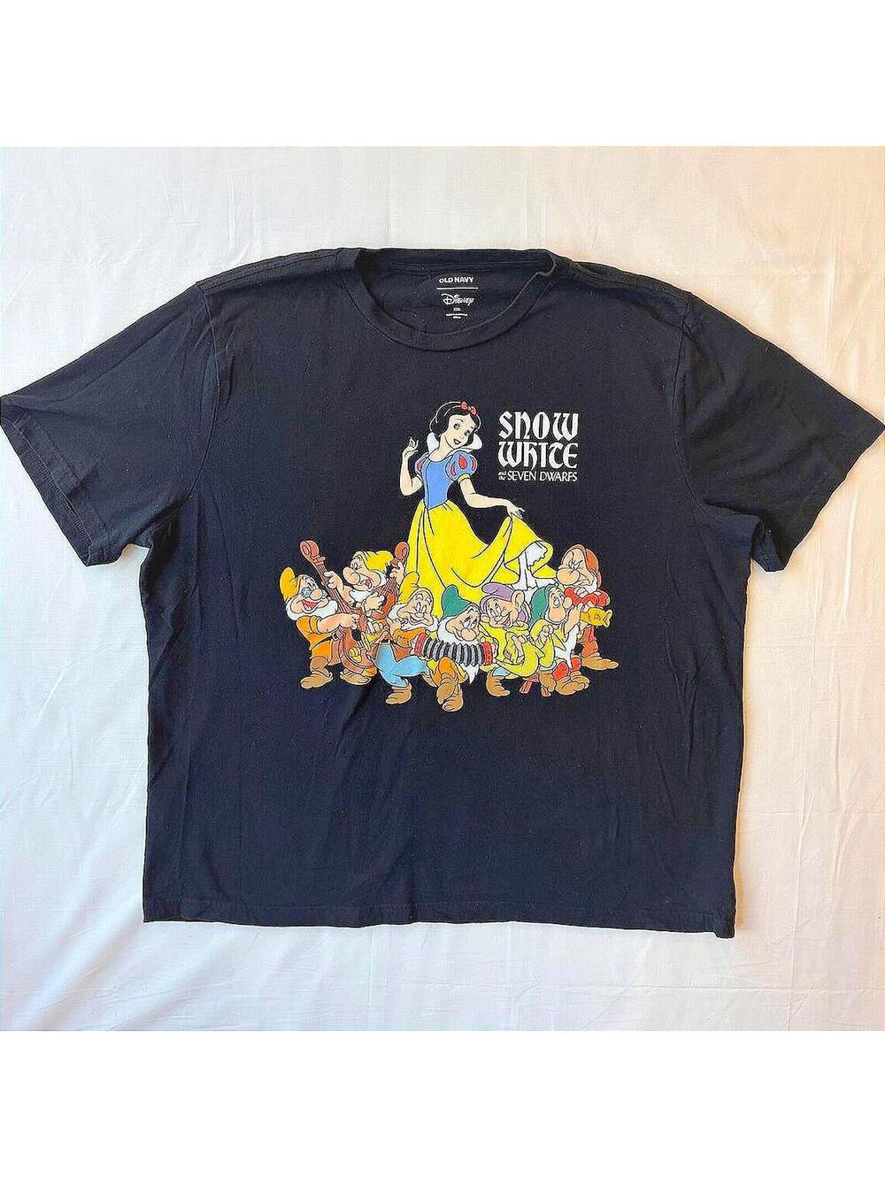 Old Navy x Disney Snow White and the Seven Dwarfs Full Cast Graphic T-Shirt XXL